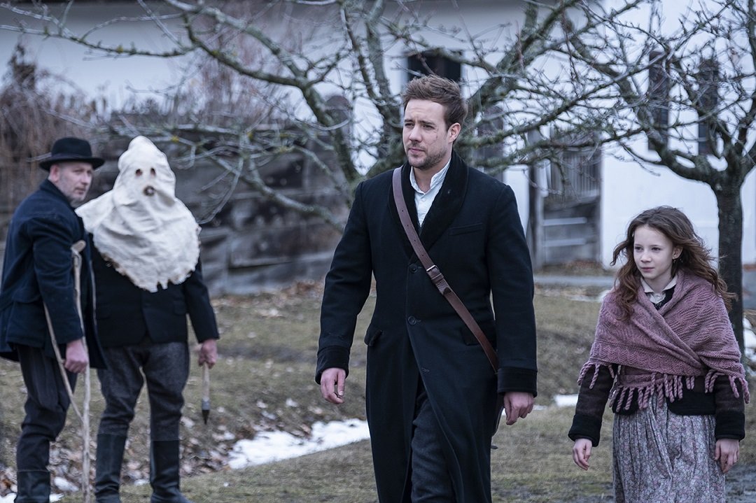 Mától vetítik a hazai mozikban a Post Mortemet! Post Mortem