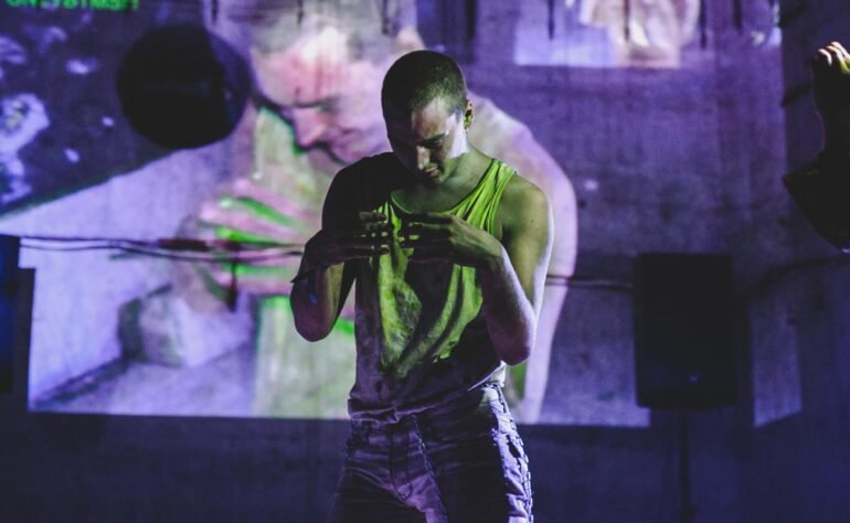 Outsiders kritika thumbnail