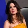 Sandra Bullock lába fáj Az elveszett város hír